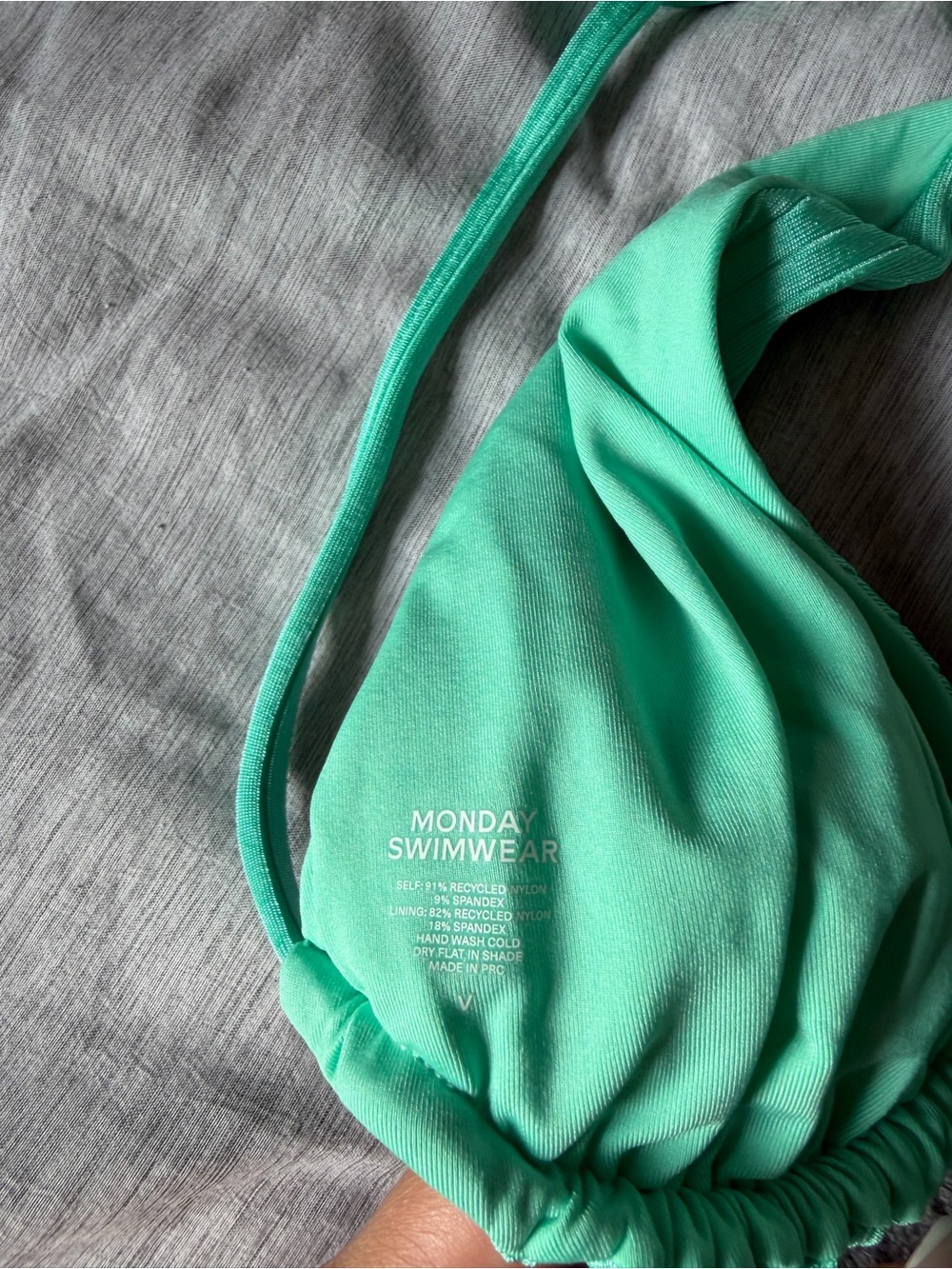 monday swimwear bikini set size V and 2 free gifts - Picture 4 of 5